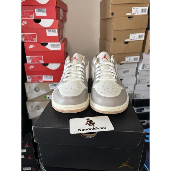 Nike Air Jordan 1 Low Grey White 553558-169 Men size 8M - Picture 4 of 5